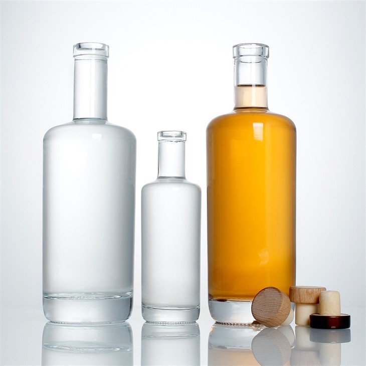 200ml/700ml Clear Spirits Glass Bottle Gin Bottle, Bar Top