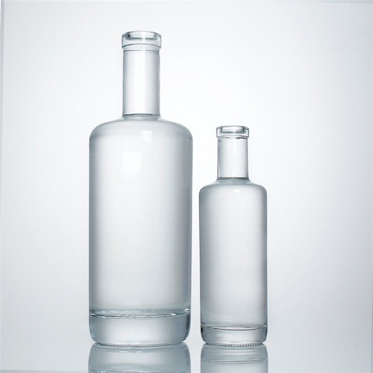 200ml/700ml Clear Spirits Glass Bottle Gin Bottle, Bar Top